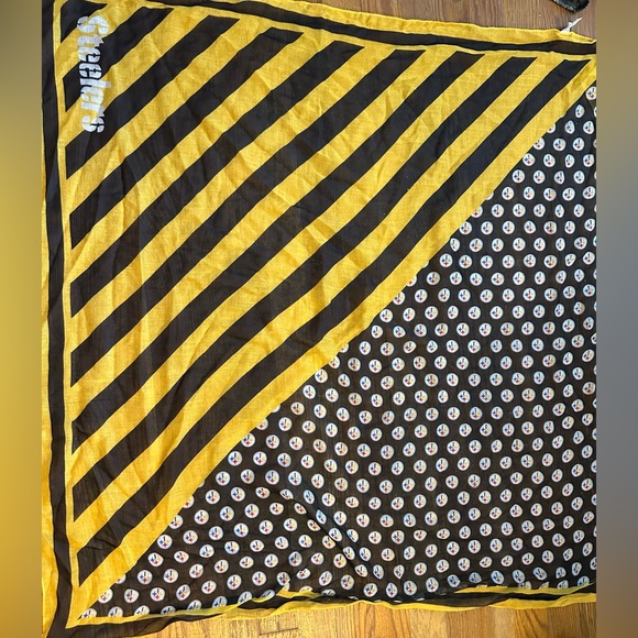 3/$10 bundle deal Pittsburgh Steelers Women's Scarf, sheer, NFL bandana wrap - Picture 5 of 6